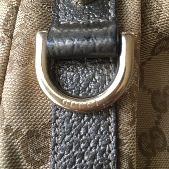 Authentic Gucci Monogram Medium Abbey Shoulder bag. - Picture 13 of 15